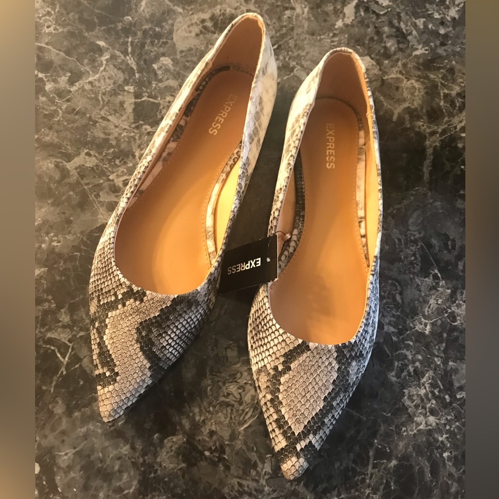 Express flats, snakeskin size 8